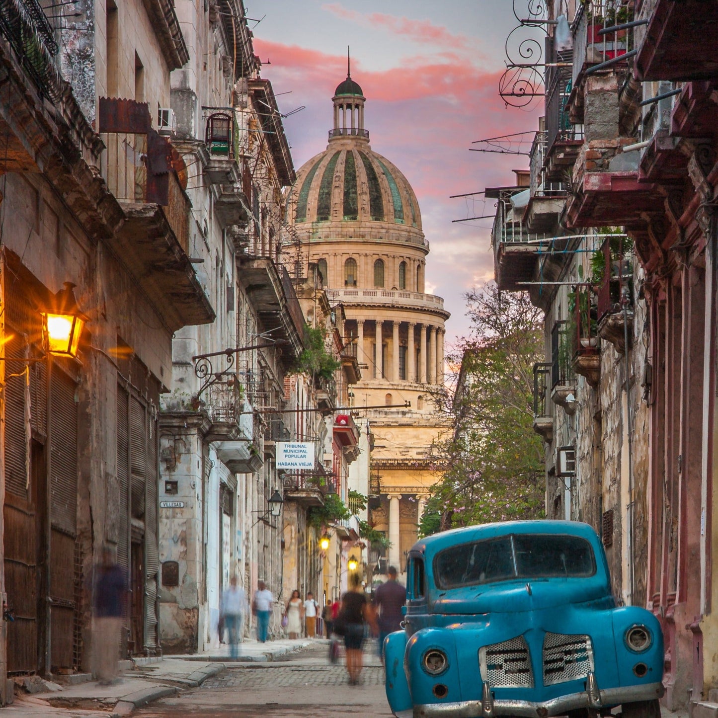 Unbound Candles - Havana Nights - Location Picture